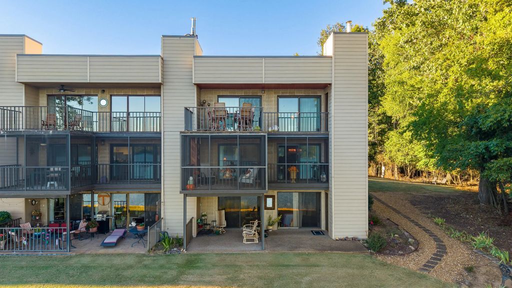 4312 Lakeshore Lane, Chattanooga