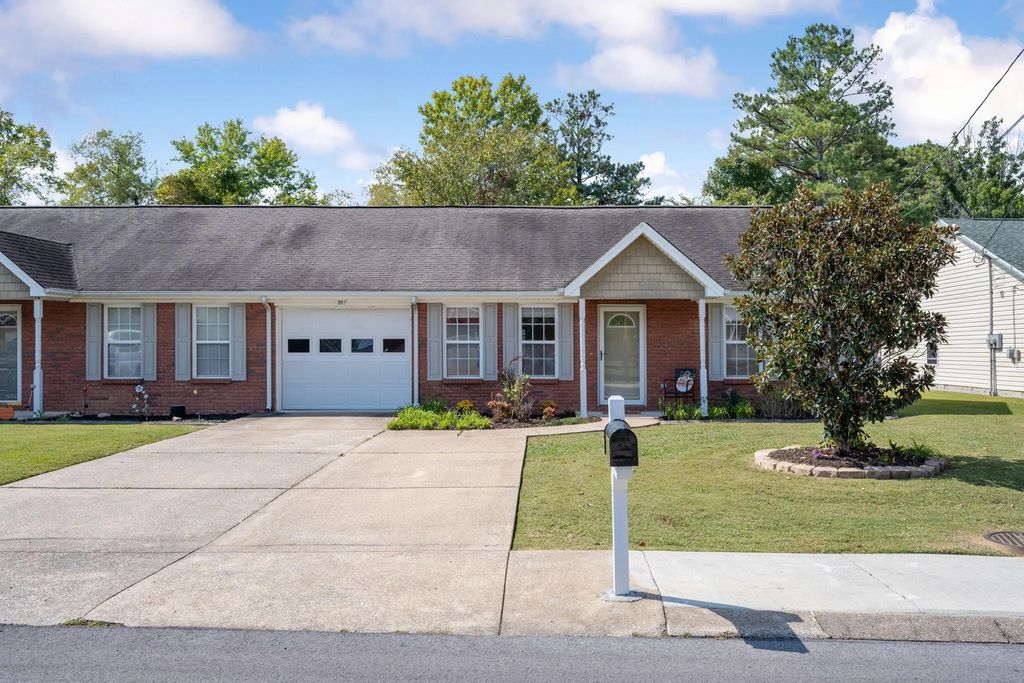 678 Flagstone Drive, Rossville