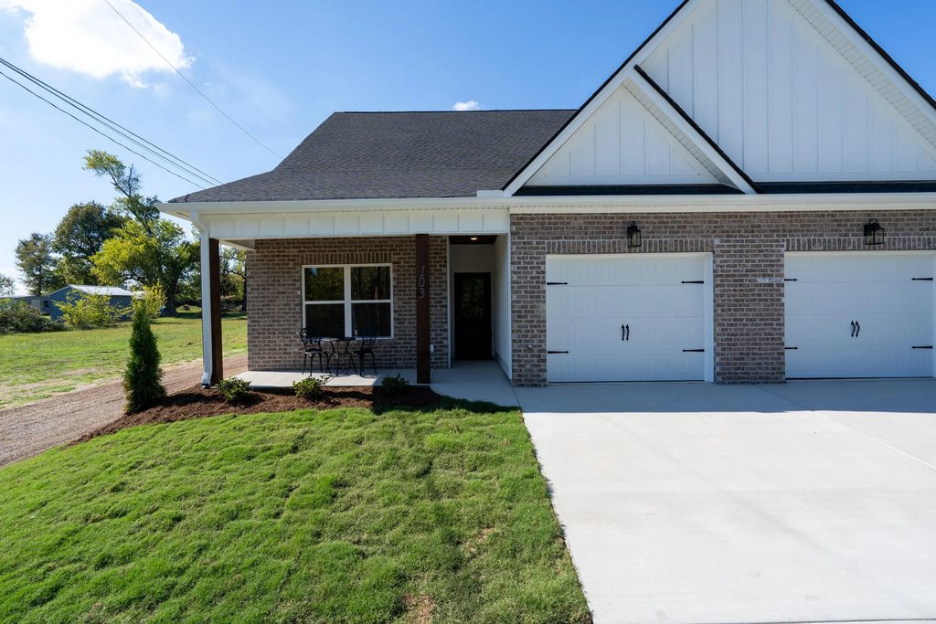 2221 Jenkins Road, Chattanooga