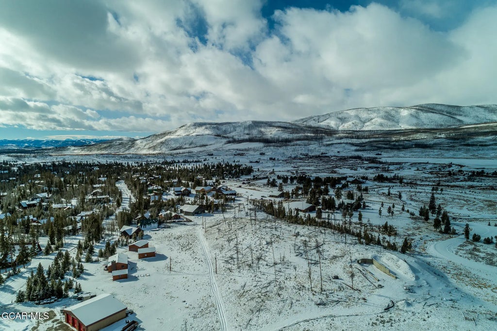 75 Gcr 490, Grand Lake