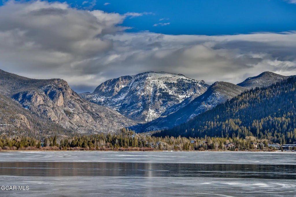 48 Gcr 691, Grand Lake