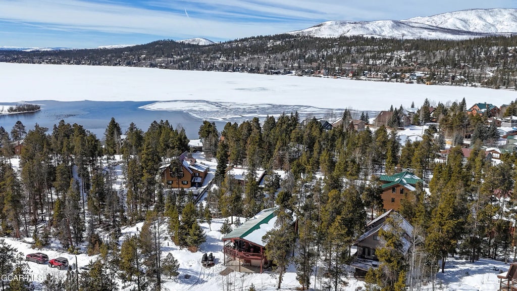 909 Tallaqua Drive, Grand Lake