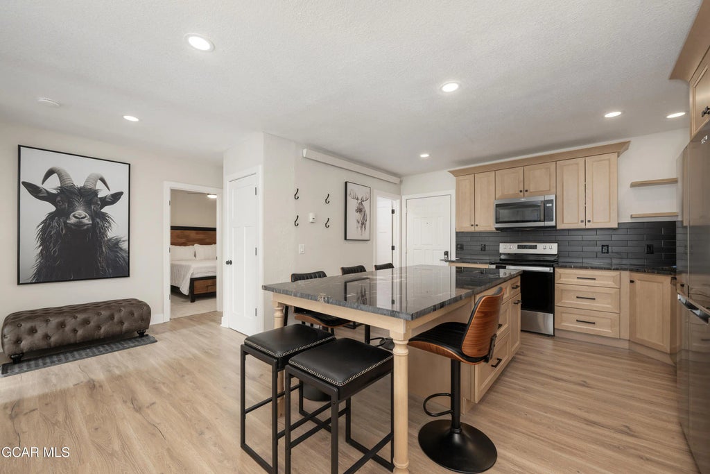 96 Mountainside Drive 15, Granby