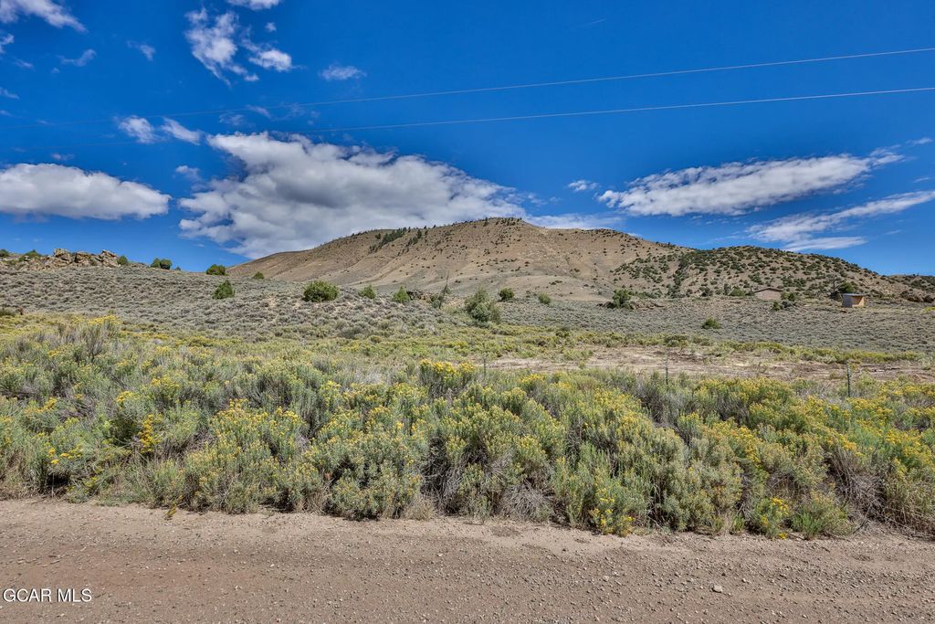 5285& 5275 County Road 20, Hot Sulphur Springs