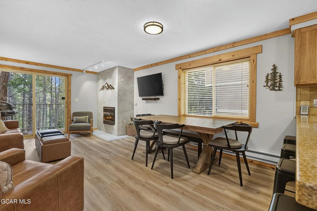 214 Gcr 702/village Dr 1724, Winter Park