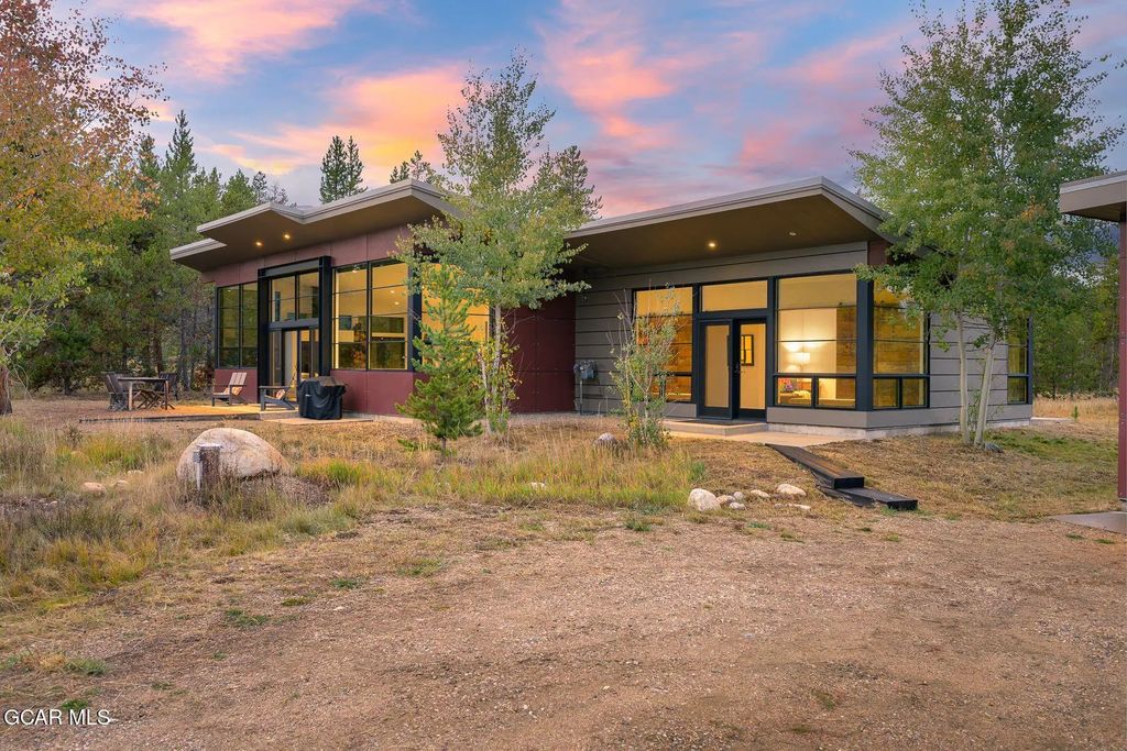 23281 Church Park Road, Fraser