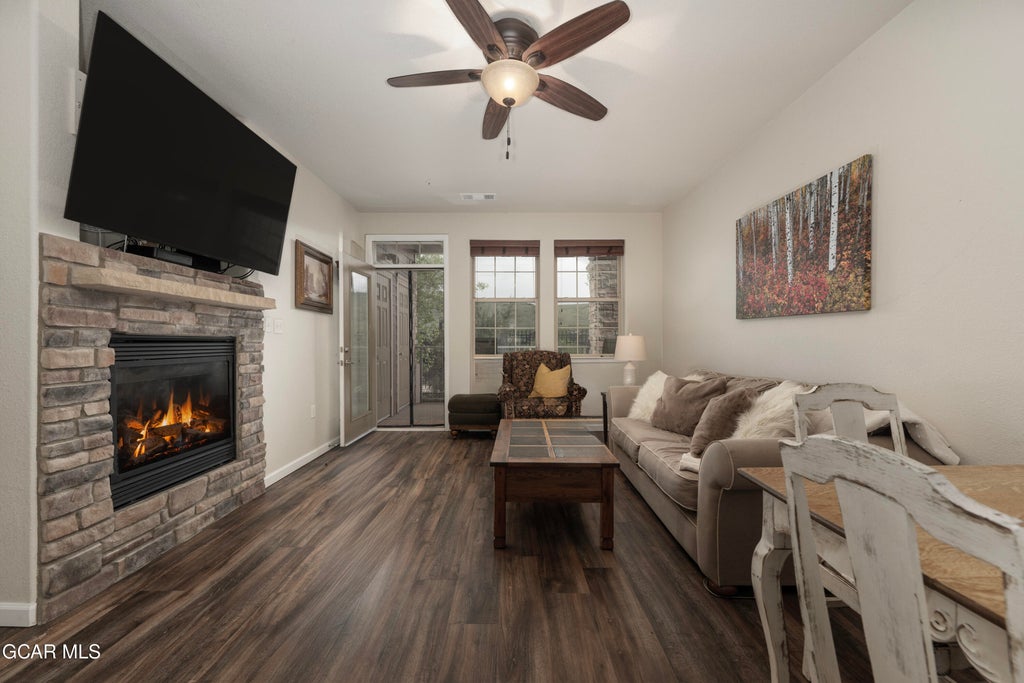 156 Village Rd, Granby