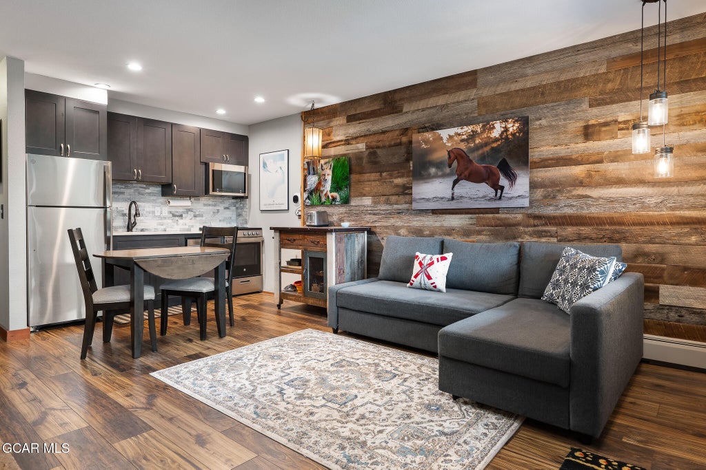 273 Hi Country Drive, Winter Park