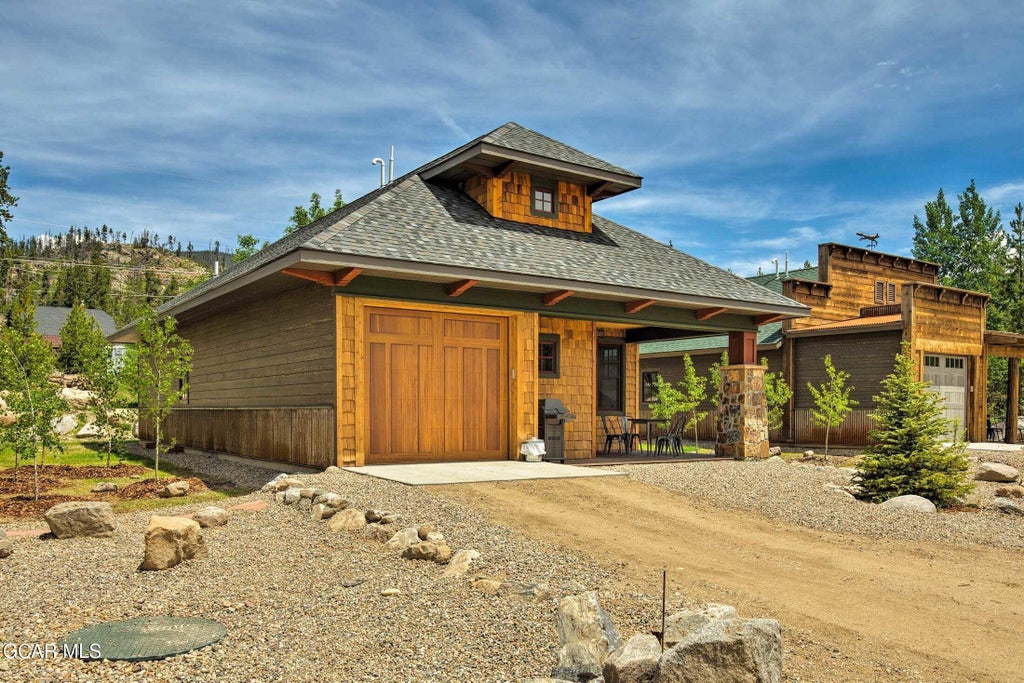 909 Park Avenue, Grand Lake