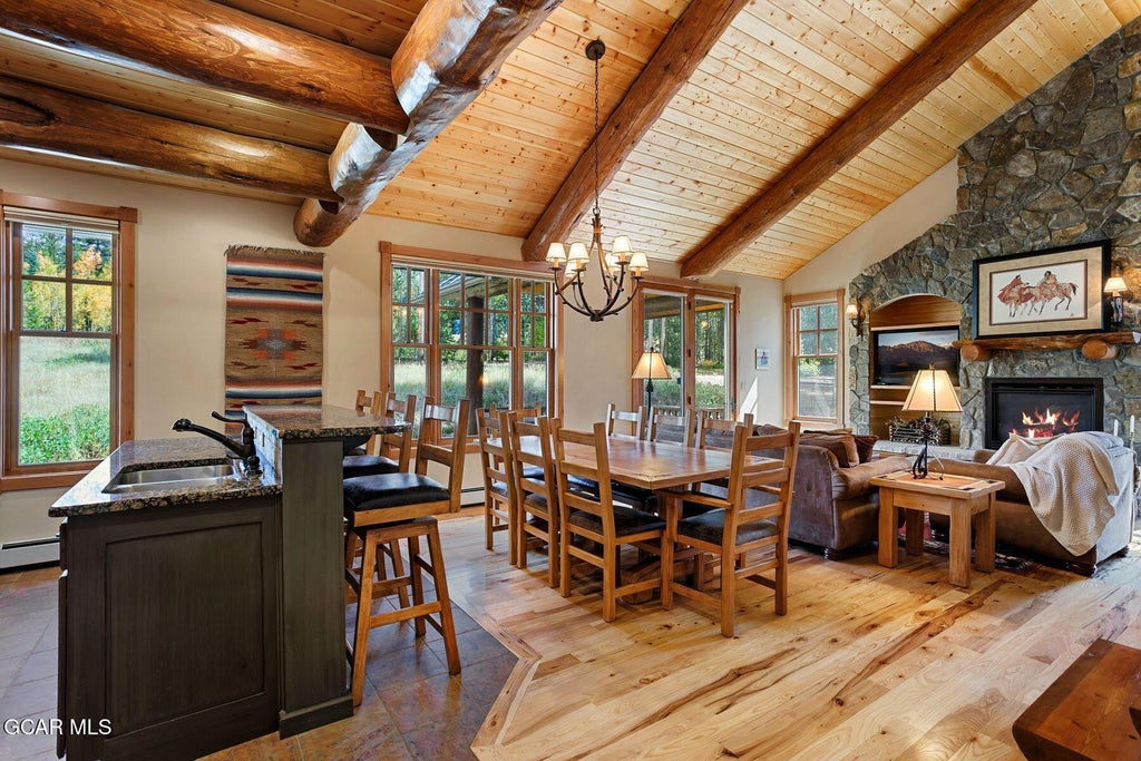 445 Trappers Way, Fraser