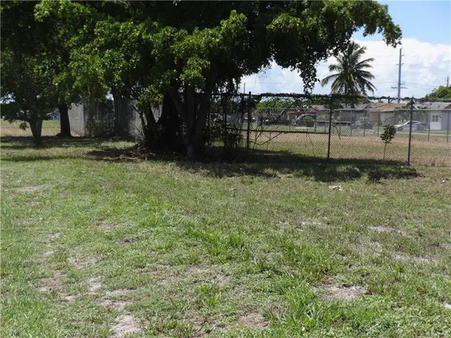 4 of 7 - 800 Nw Dixie Hwy, Pompano Beach, FL