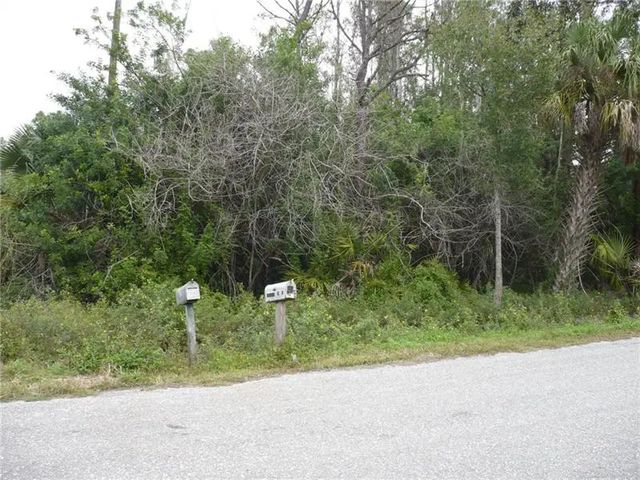 5 of 8 - 320 G Road, Other City - In The State Of Florida, FL