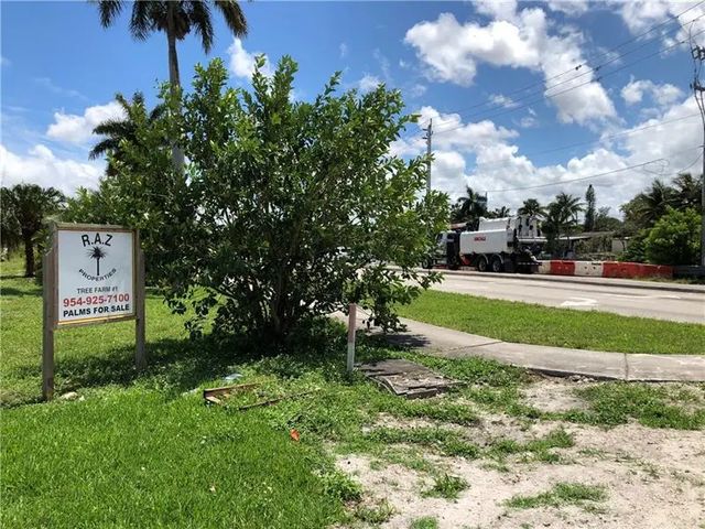 4 of 8 - 3990 Griffin Rd, Hollywood, FL