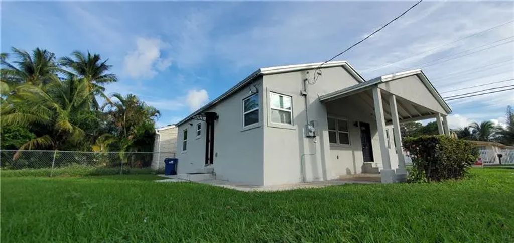 1301 Ne 110th Ter, Miami