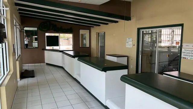 4 of 6 - 1212 Ne 26th St, Wilton Manors, FL