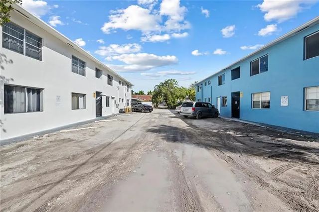 3 of 18 - 500 Se 22nd St, Fort Lauderdale, FL