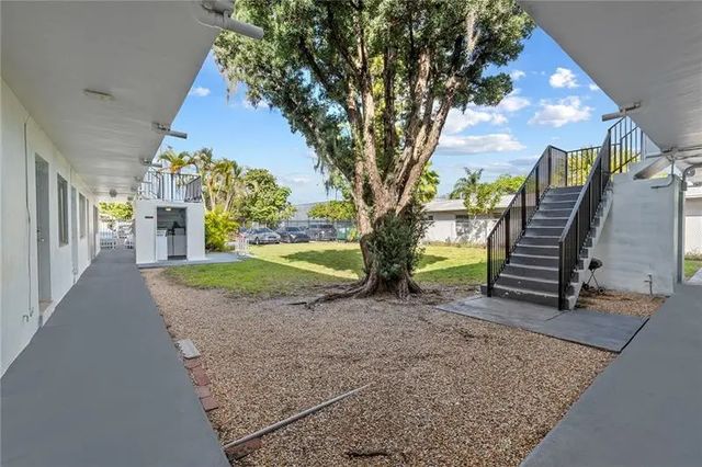 4 of 18 - 500 Se 22nd St, Fort Lauderdale, FL