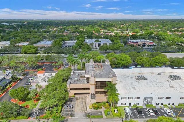 4 of 6 - 1505 N University Dr, Coral Springs, FL