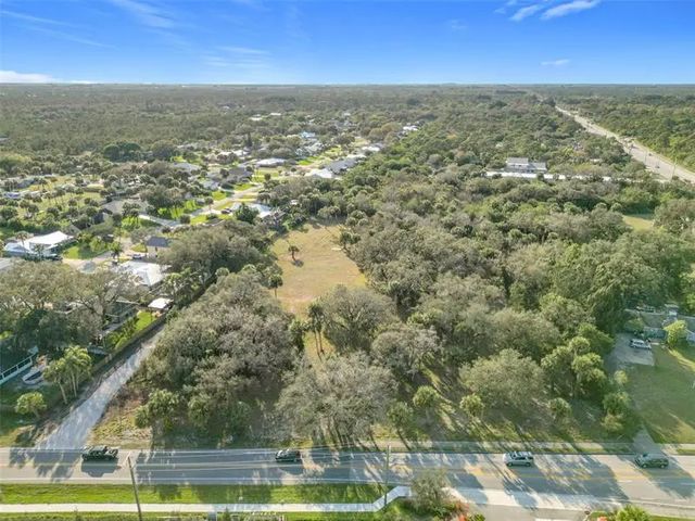2 of 18 - 995 Old Dixie Hwy, Vero Beach, FL