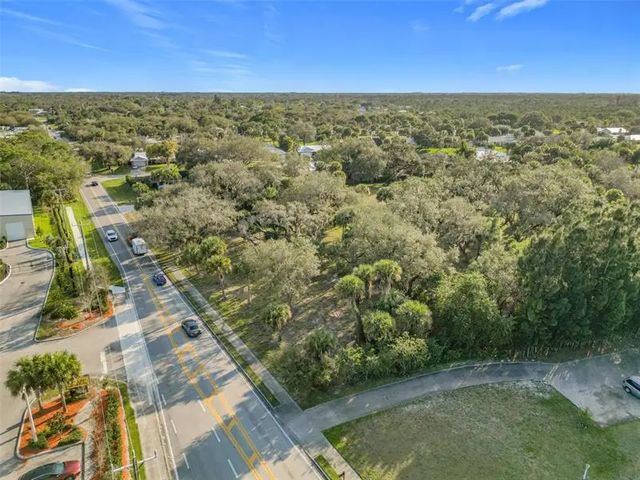 3 of 18 - 995 Old Dixie Hwy, Vero Beach, FL