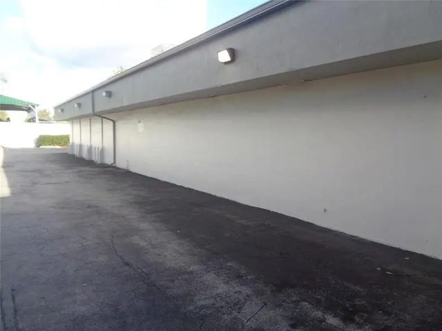 3 of 11 - 2323 Nw 19th St, Fort Lauderdale, FL