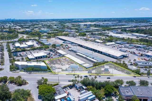 3 of 13 - 1126 Dr Martin Luther King Jr Blvd, Pompano Beach, FL