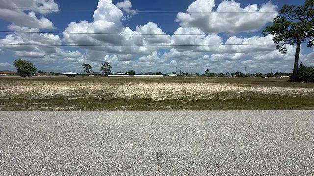 537 Nw 15 Ter, Cape Coral