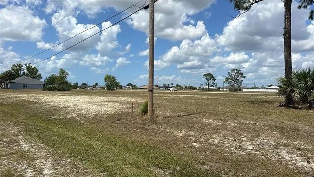 4 of 8 - 537 Nw 15 Ter, Cape Coral, FL
