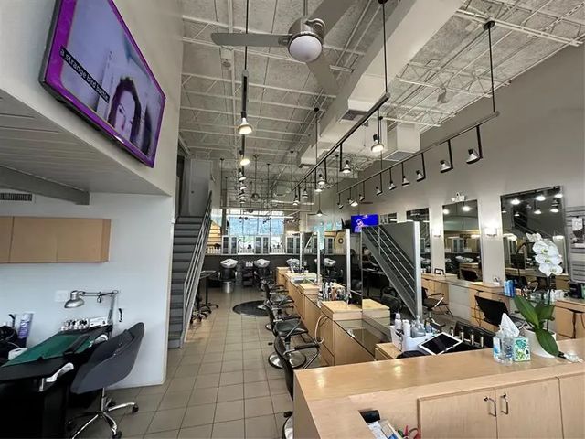 2 of 18 - 3045 N Federal Highway 50, Fort Lauderdale, FL