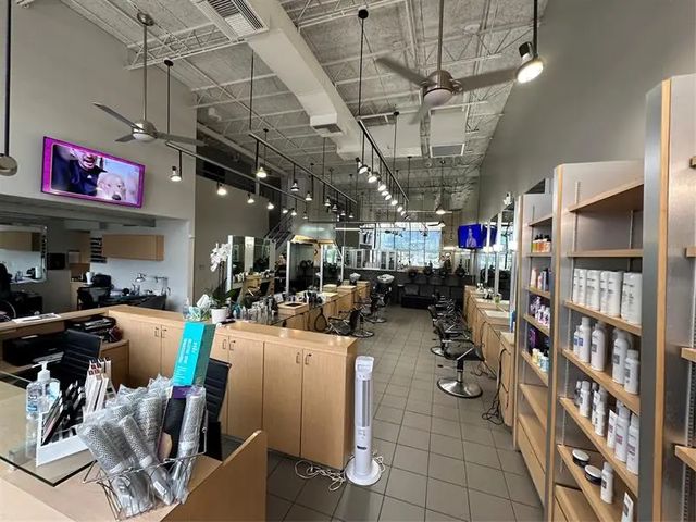4 of 18 - 3045 N Federal Highway 50, Fort Lauderdale, FL