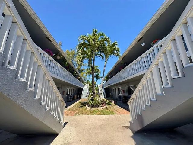2 of 13 - 101-105 Se 26th St, Fort Lauderdale, FL