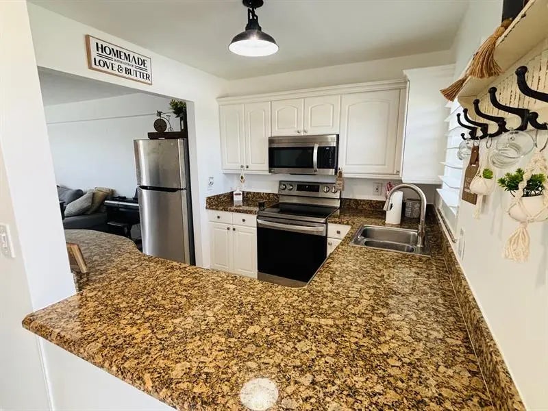 Photo of Listing #F10514035