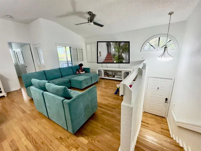 Photo of Listing #F10519408