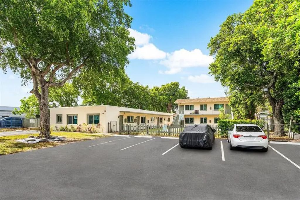 620 Sw 7th Street 1-7, Pompano Beach