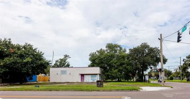 1246 N 16th St, St Petersburg
