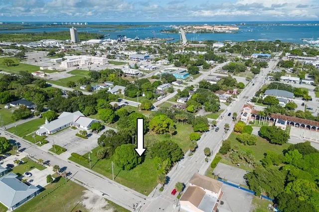 2 of 7 - N 9th St, Fort Pierce , FL