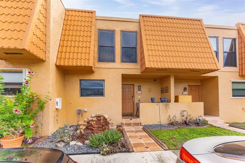 Photo of Listing #F10528594