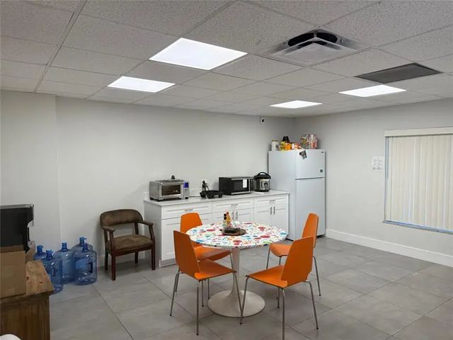 4 of 6 - 3015 N Ocean Blvd C106, Fort Lauderdale, FL