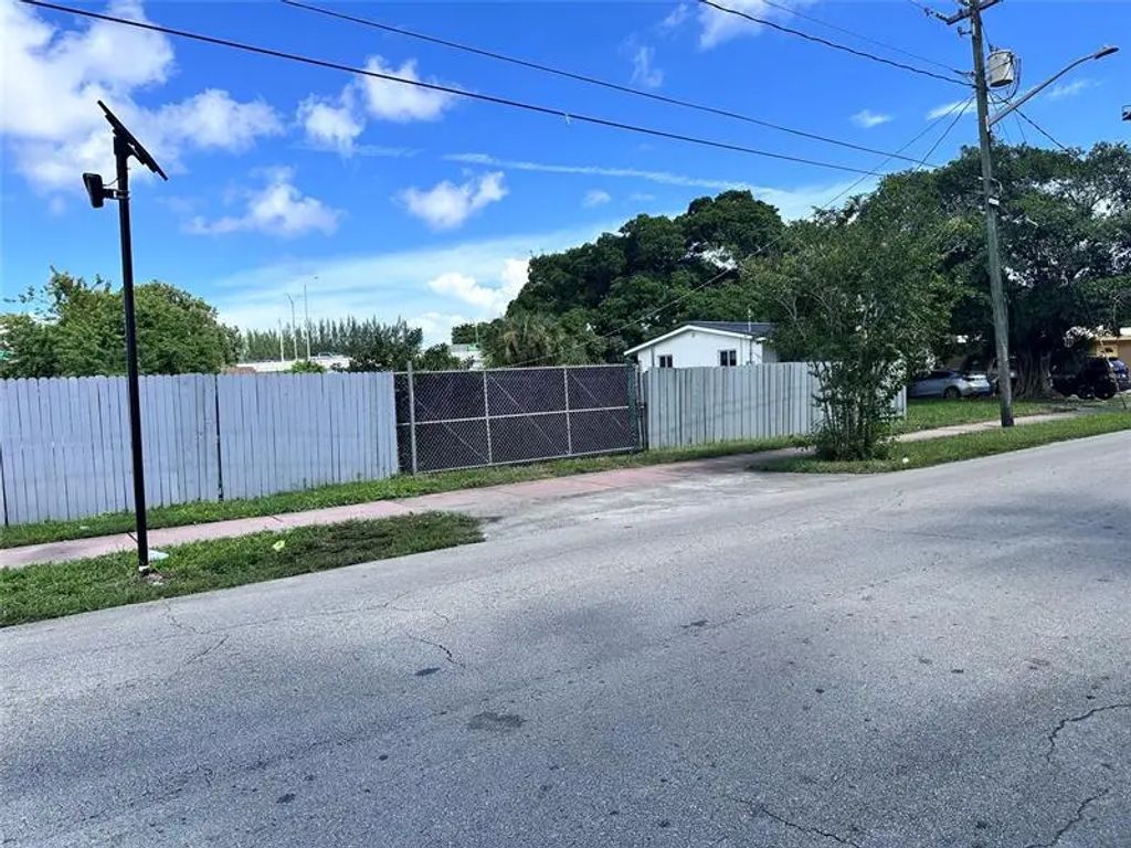 Near 616 Nw 22 Rd, Fort Lauderdale