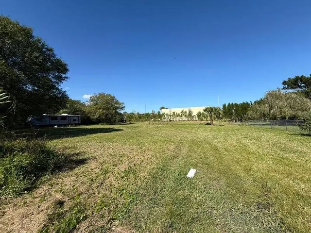 2 of 6 - 3704 Arnold Rd, Fort Pierce , FL