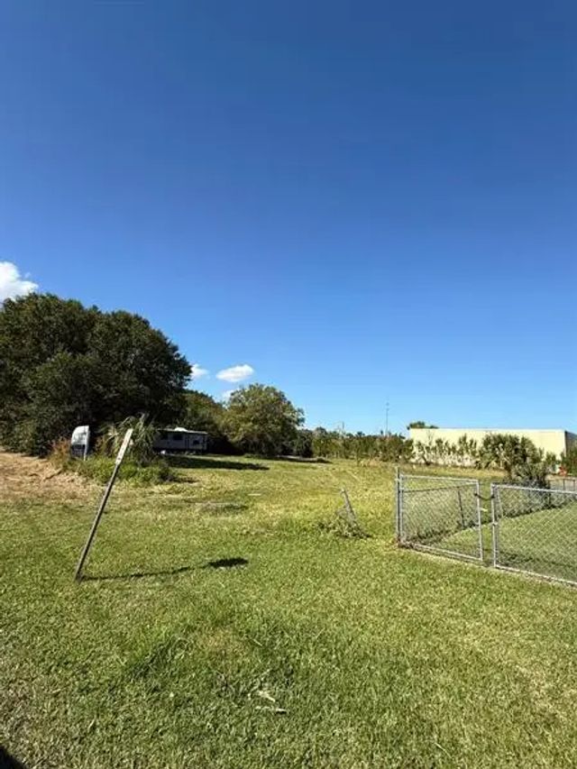 3 of 6 - 3704 Arnold Rd, Fort Pierce , FL