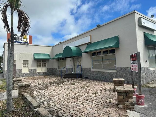 2 of 9 - 722 S Us Highway 1, Fort Pierce , FL