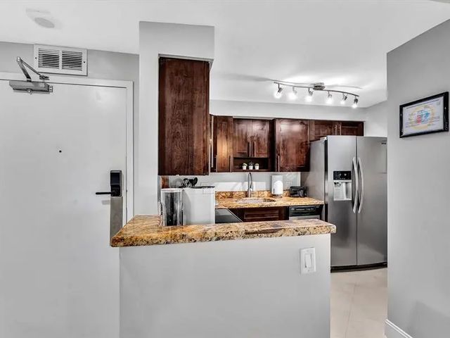 4 of 65 - 4040 Galt Ocean Dr 811, Fort Lauderdale, FL