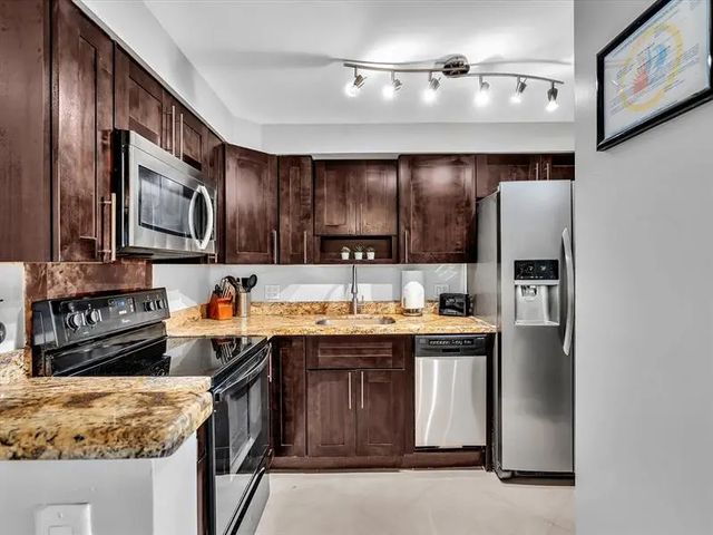 5 of 65 - 4040 Galt Ocean Dr 811, Fort Lauderdale, FL