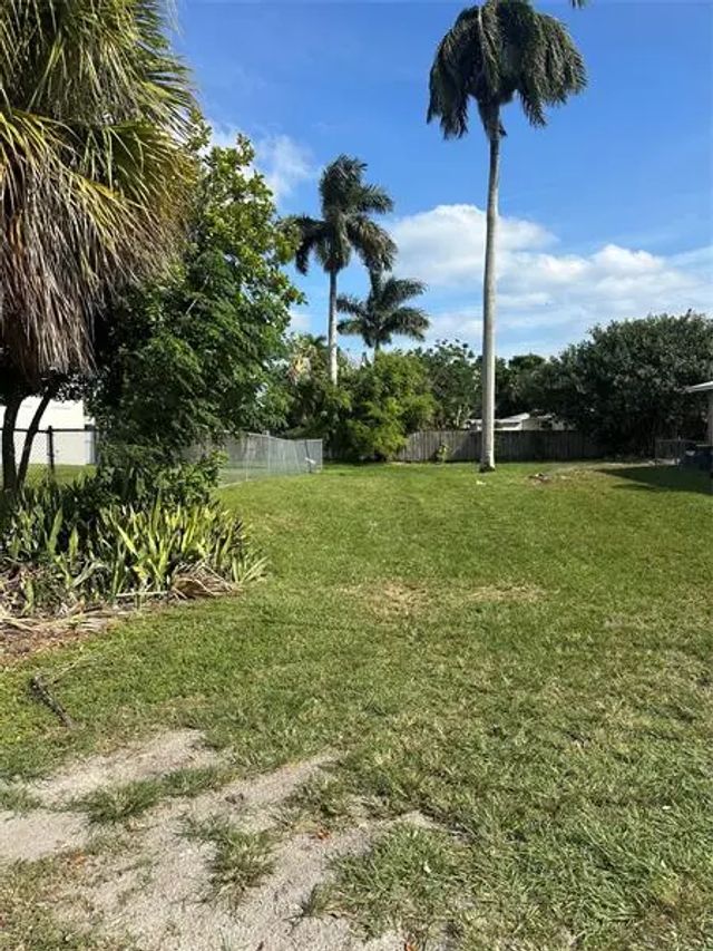 2 of 5 - 1 Ne 1st Ave, Dania Beach, FL