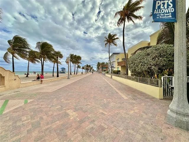 5 of 22 - 2212 N Surf Rd, Hollywood, FL