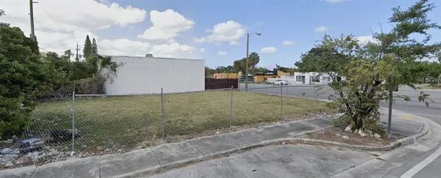 2 of 2 - 4902 Nw 22nd Ave, Miami, FL
