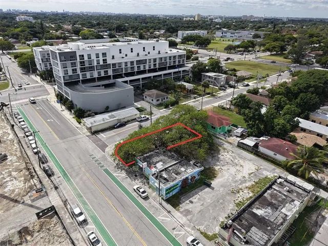4 of 13 - 6250 Nw 15th Ave, Miami, FL