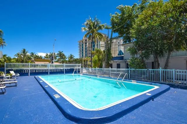 2 of 6 - 213 S Ocean Blvd, Pompano Beach, FL
