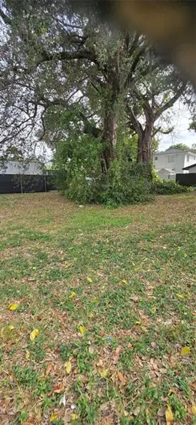 5 of 10 - 2948 Nw 46th St, Miami, FL